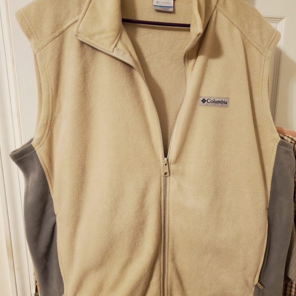 Mens Columbia vest